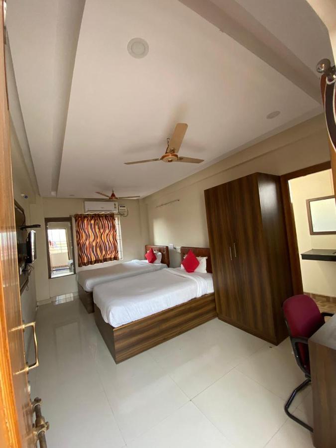 Hotel Renuka ヴィシャーカパトナム エクステリア 写真